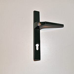 Kruk Buiten/Buitendeur Donkergroen kleurig. TBV Aluminium deur. PC92 HoH-maat Bevestigings schroeven: Boven-midden: 98mm / Boven-onder: 225mm.