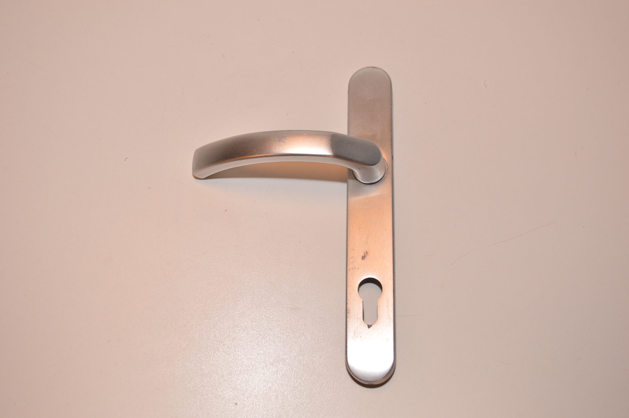 Deurgreep/deurklink Buiten EV1/Zilver PC92 / Lengte= 240mm / Breedte=35mm.