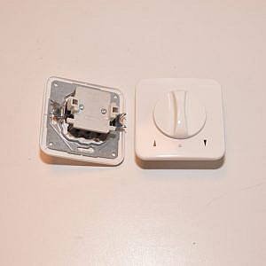 Zonwering Schakelaar Inprojal Wit 250V (zonwering) (schakelaar) (inprojal) (250V) Deze schakelaar wordt gebruikt voor het bedienen van een zonwering scherm.