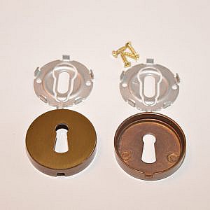 Valli valli deur rozet cilinder rozet Messing/brons kleurig. VV K1109  ZMBR    SLG   PRIJS PER SET-PAAR  (valli&valli) (valli&colombo) (italiaan's design) (italiaans design) (design rozet) (rozet) (messing rozet) (deurrozet) (cilinder rozet) (bouwbeslag)
