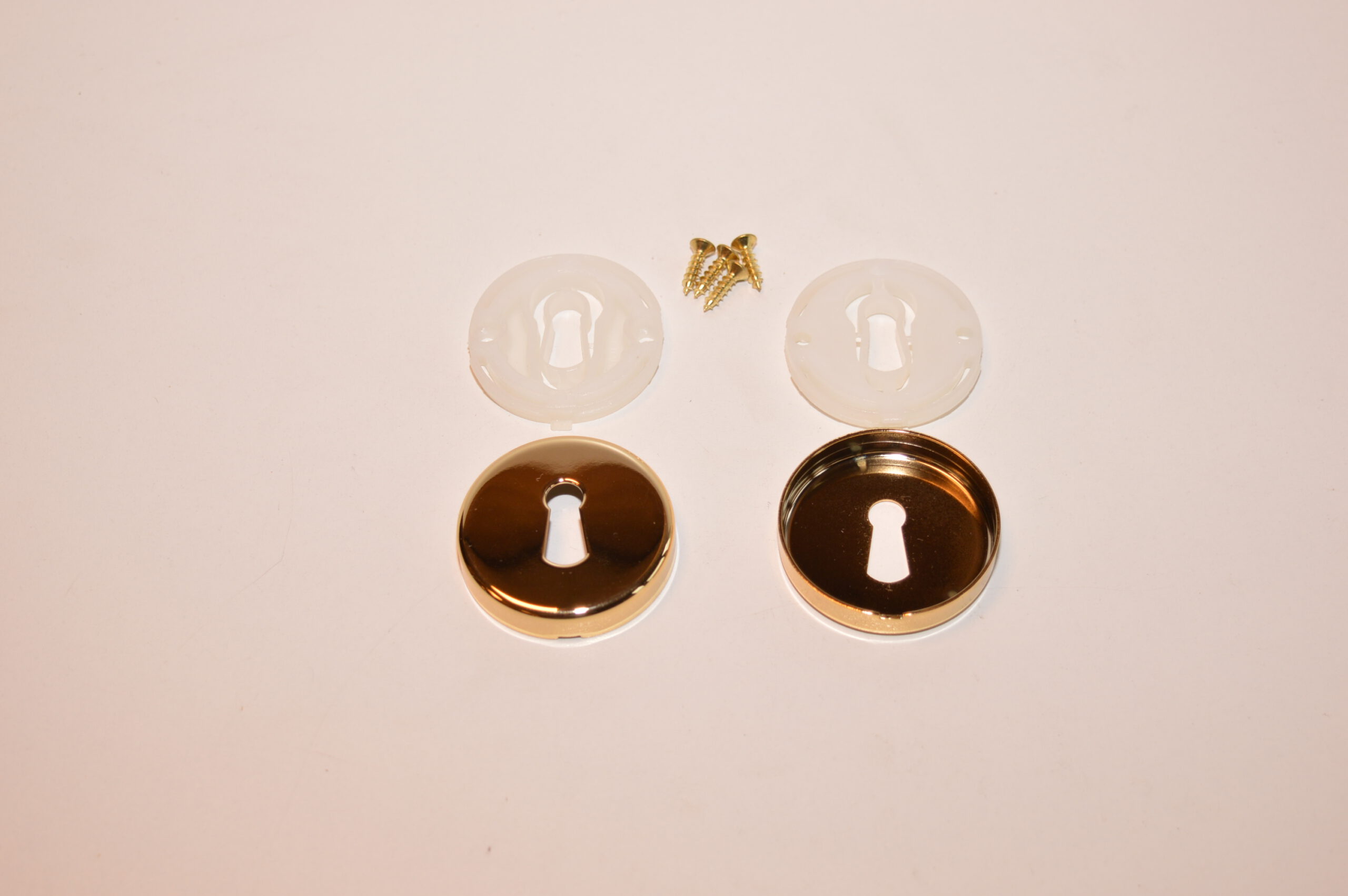 Valli Valli rozet messing tbv kastdeur kastdeur rozet - deur rozet messing/goud. PRIJS PER SET: VV K 42 MES SLG Italiaans design slim design. (rozet) (deurbeslag) (beslag) (italiaans Beslag) (italian) (bouwbeslag) (outlet) (hang en sluitwerk) (valli&valli) (colombo) (rozetje)