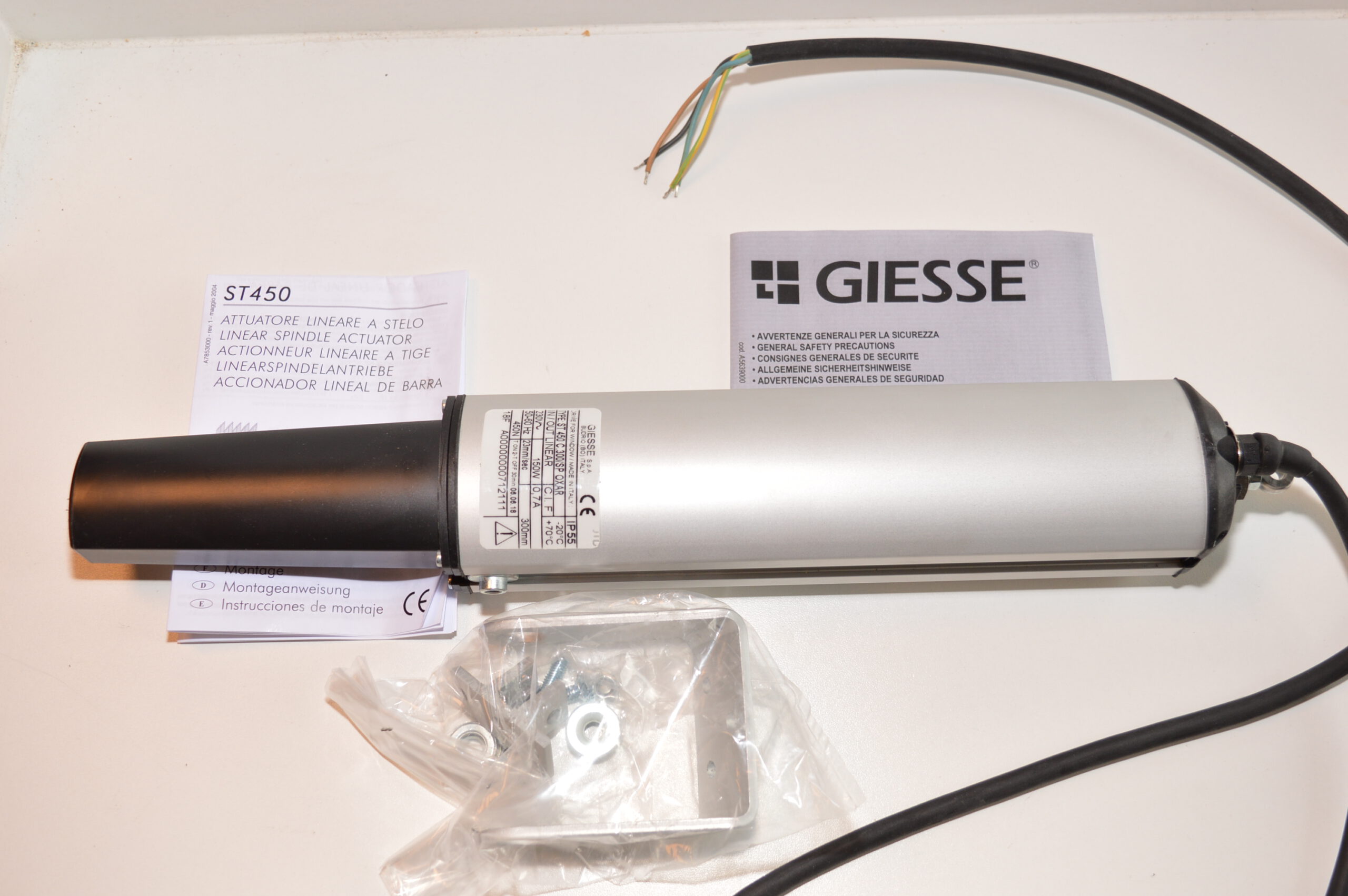 Automatische spindel getriebe voor valramen en uitzetramen