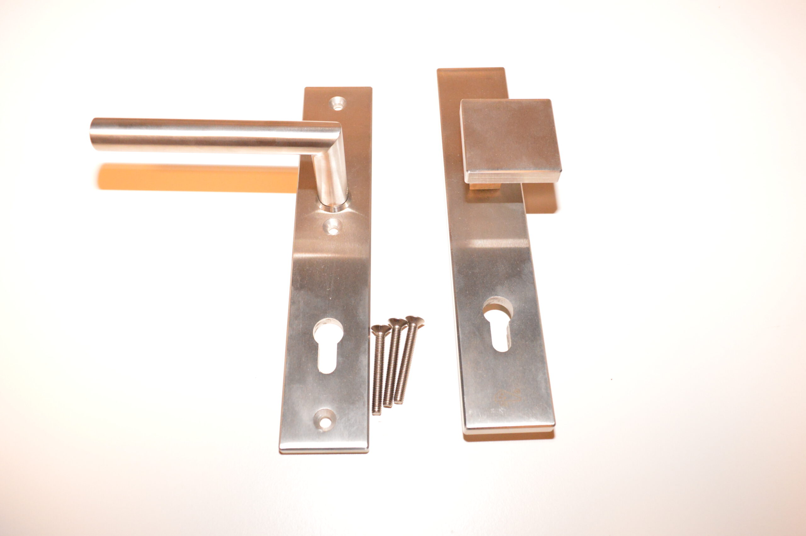 Entra deurgreep/deurknop compleet massief RVS din rechts/din links bruikbaar SKG*** PC 92 Veiligheids Schilden 7874.3588
